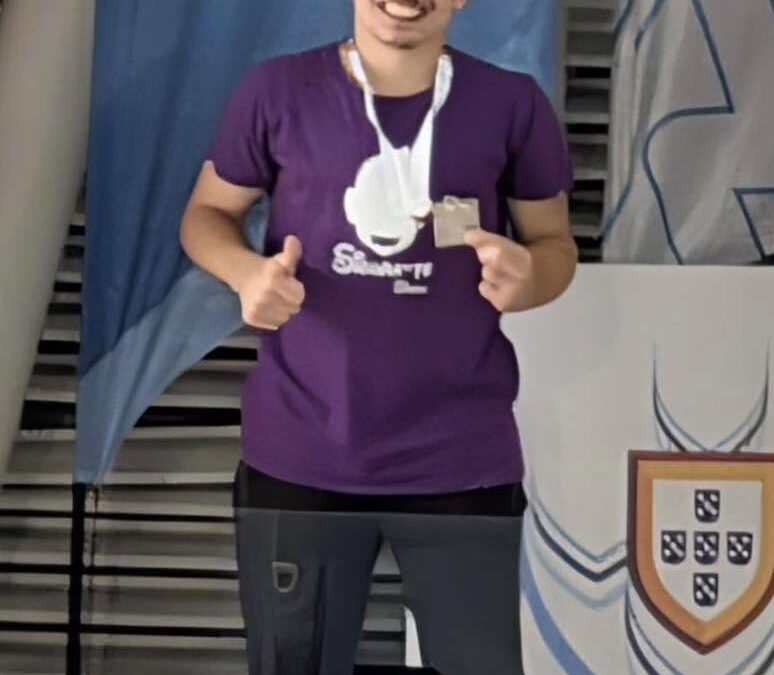Medalha de prata em Natação por atleta estudante na EPM